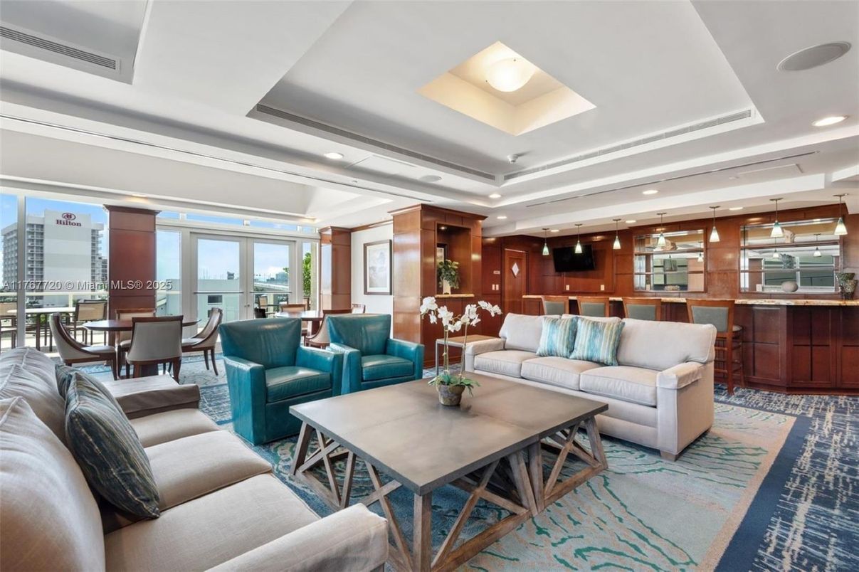 Dining room, Interior, Kitchen, Living room, Pendant Lights, Recessed Lighting, Stainless Steel Appliances