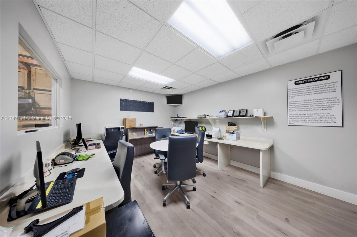 Home Office, Interior, Recessed Lighting, Wood Texture Flooring
