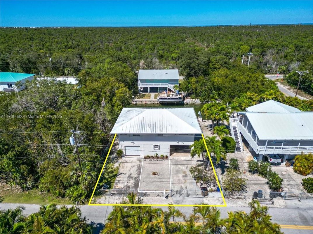 Exterior, Drone