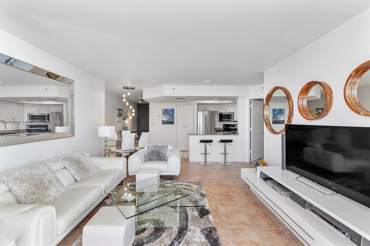 Interior, Kitchen, Living room, Pendant Lights, Recessed Lighting, Stainless Steel Appliances