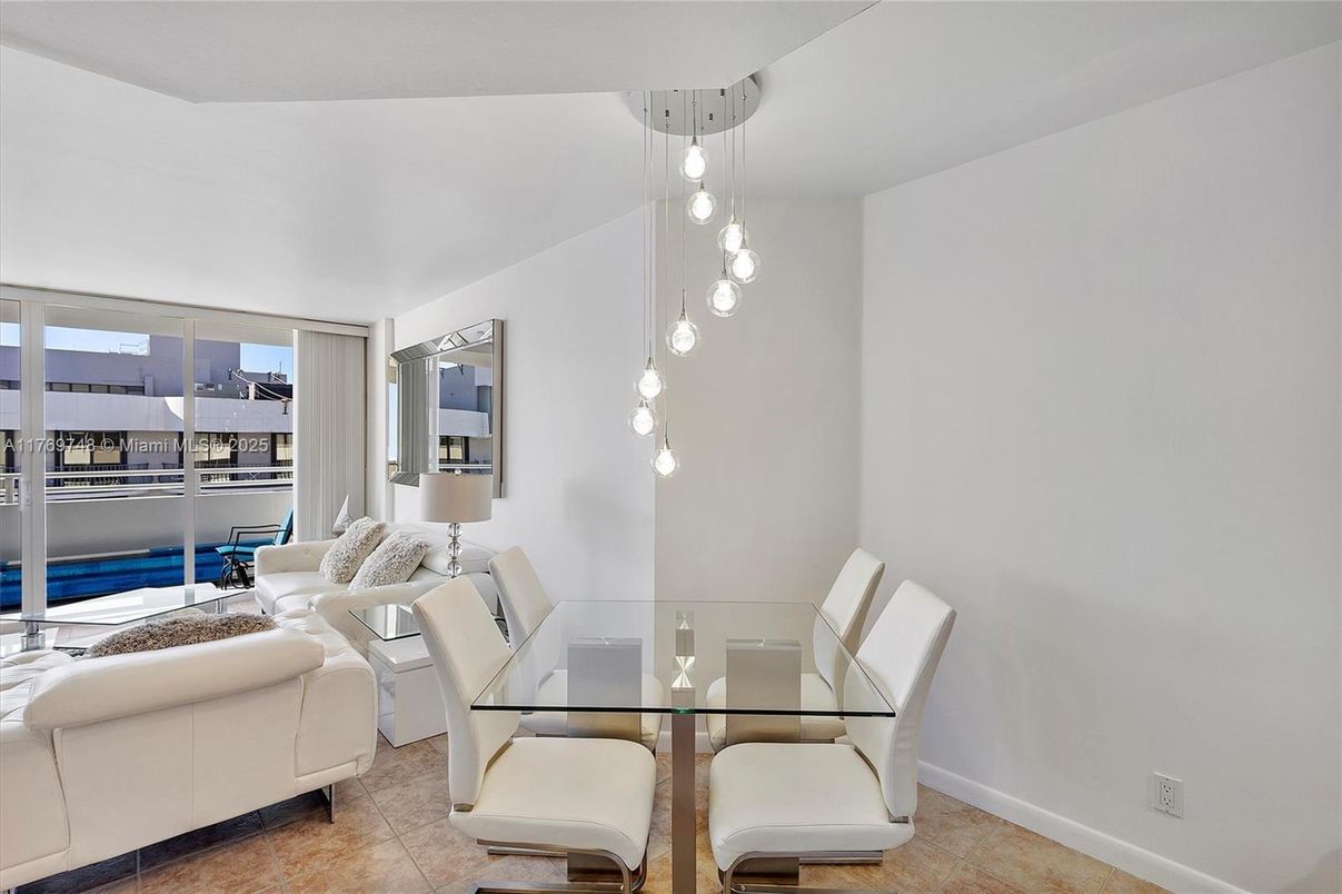 Dining room, Interior, Living room, Pendant Lights