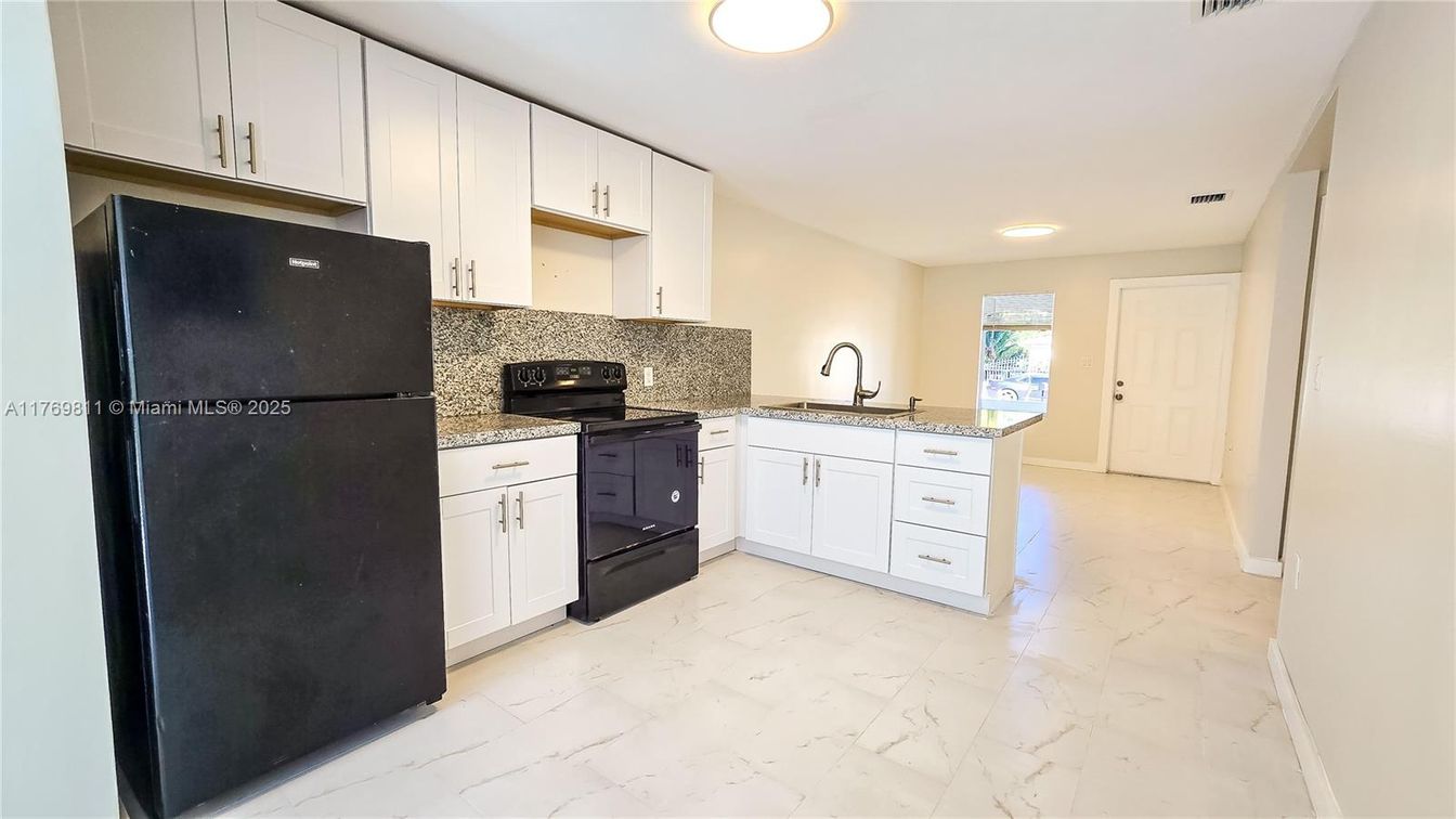 Interior, Kitchen, Marble, Recessed Lighting