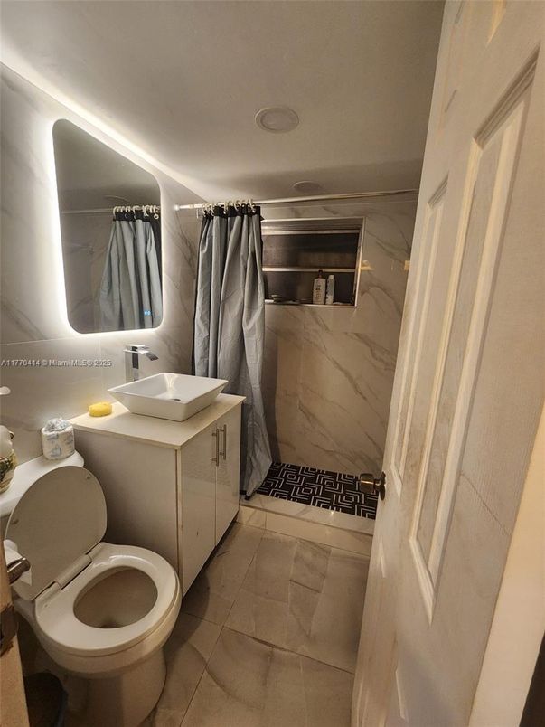 Bathroom, Dual Sink Vanities, Interior, Marble Walls
