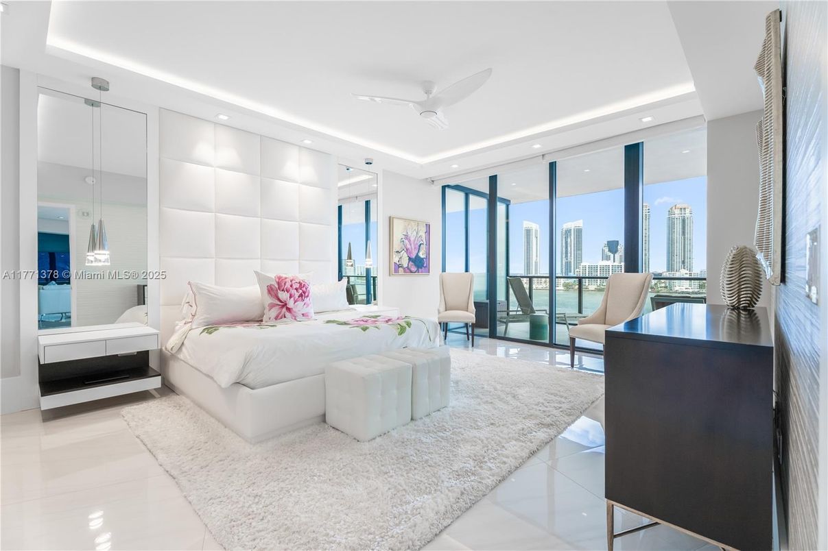 Bedroom, Interior, Recessed Lighting