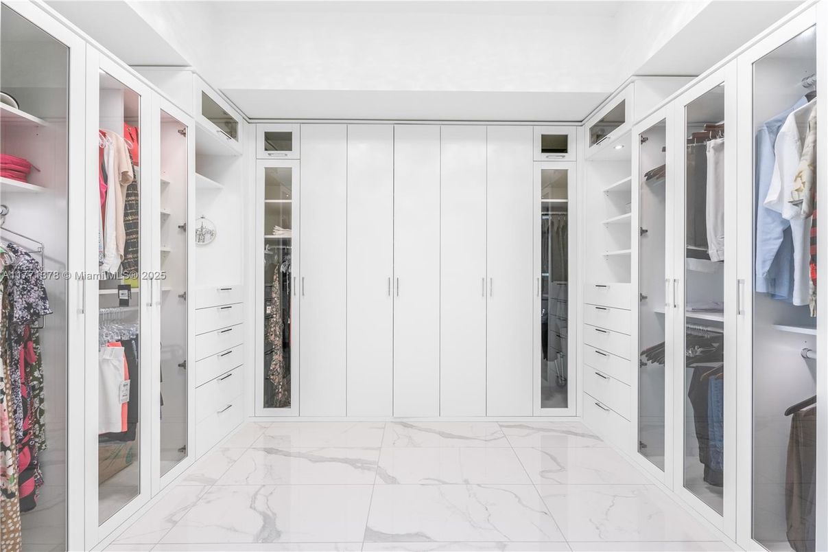 Interior, Marble, Walk-in Closets