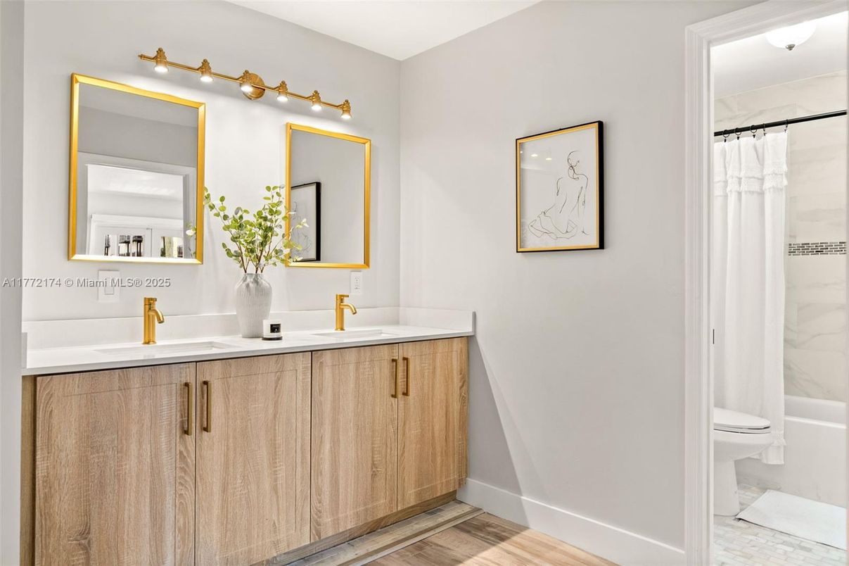 Bathroom, Dual Sink Vanities, Interior, Wood Texture Flooring