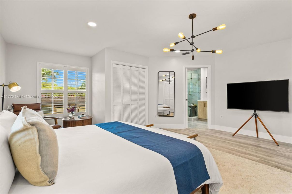 Bedroom, Interior, Pendant Lights, Recessed Lighting, Wood Texture Flooring