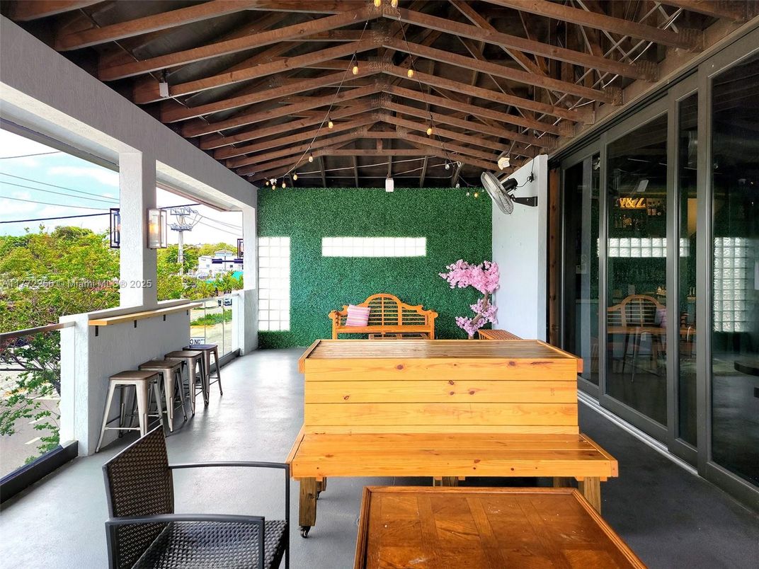 Exterior, Wooden Beams