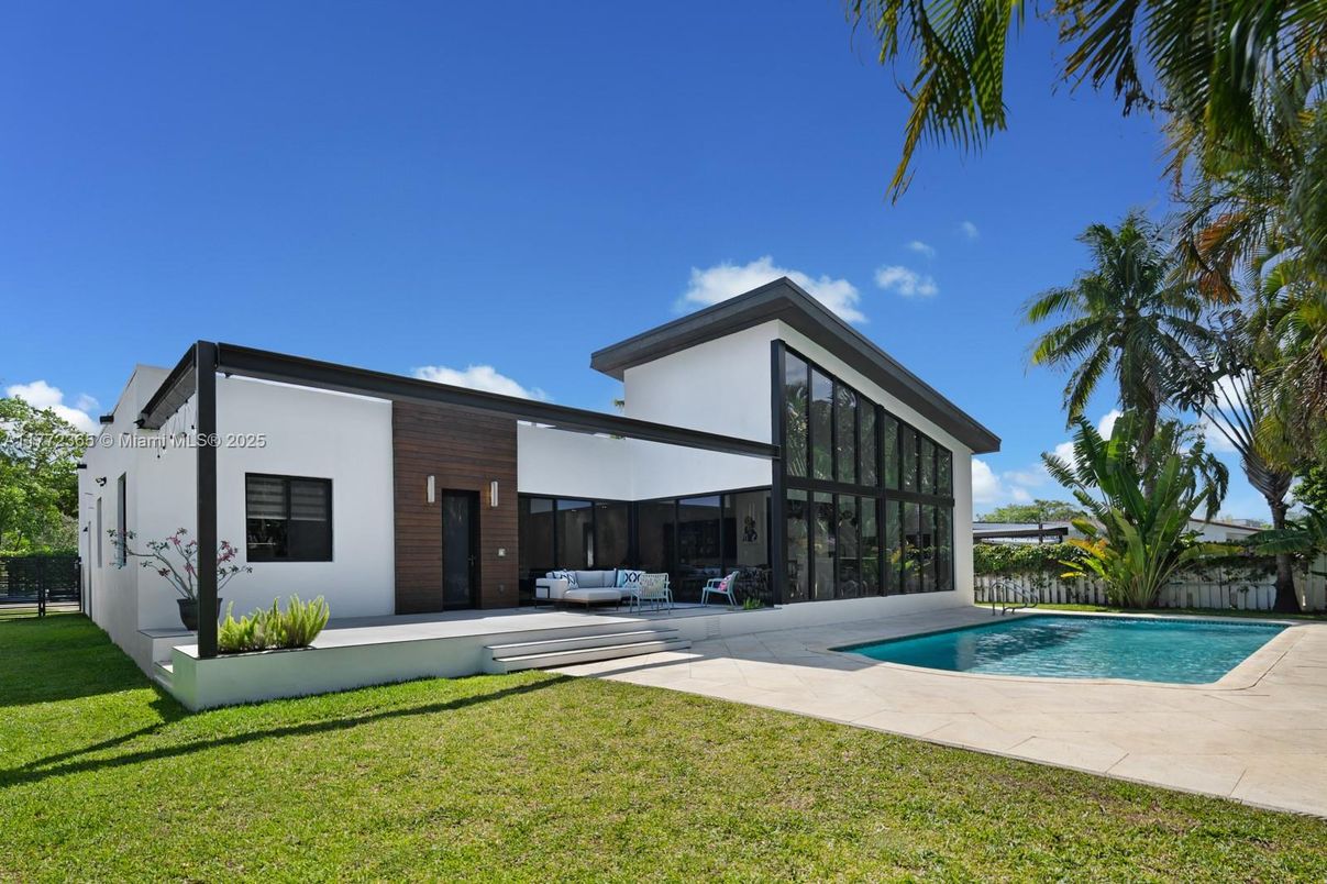 Backyard, Exterior, Pool