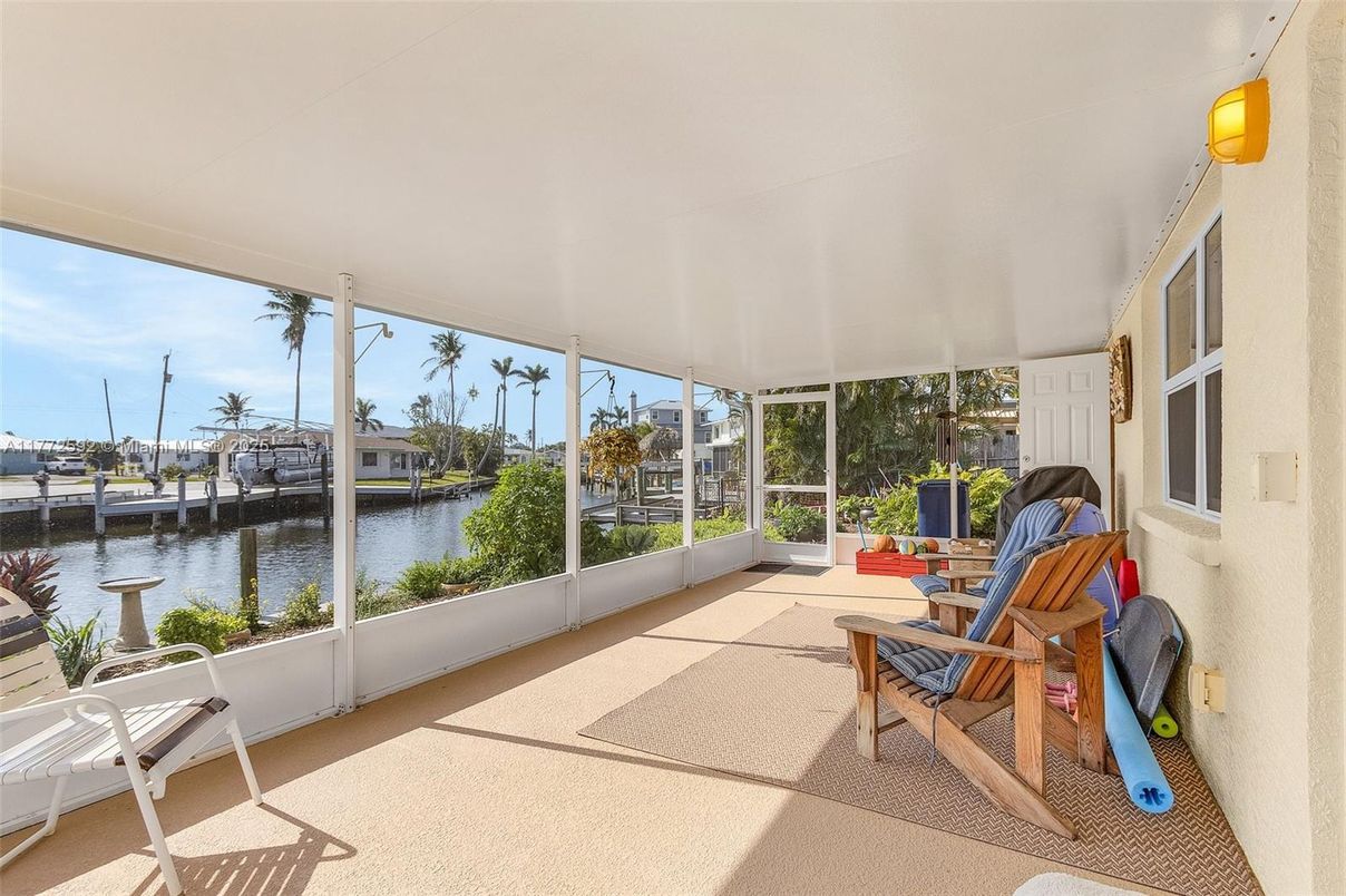 Interior, Sun Room, Water
