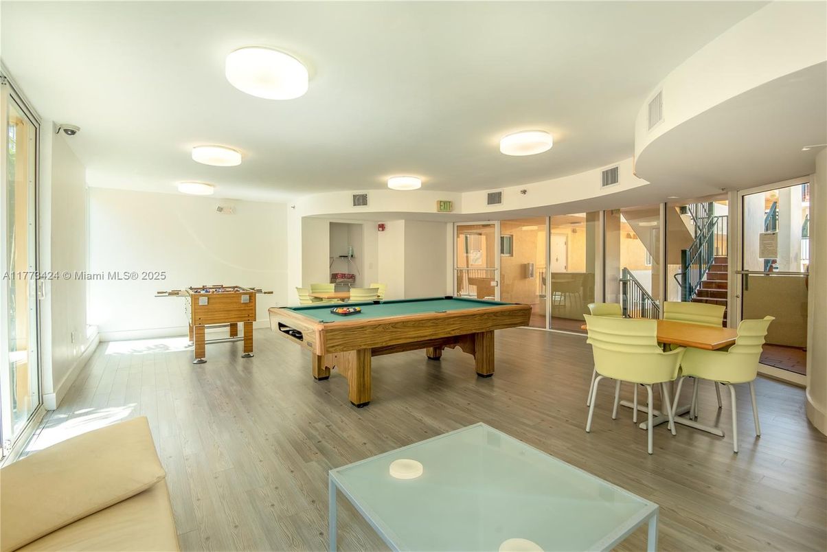 Billiard Table, Game Room, Interior, Wood Texture Flooring