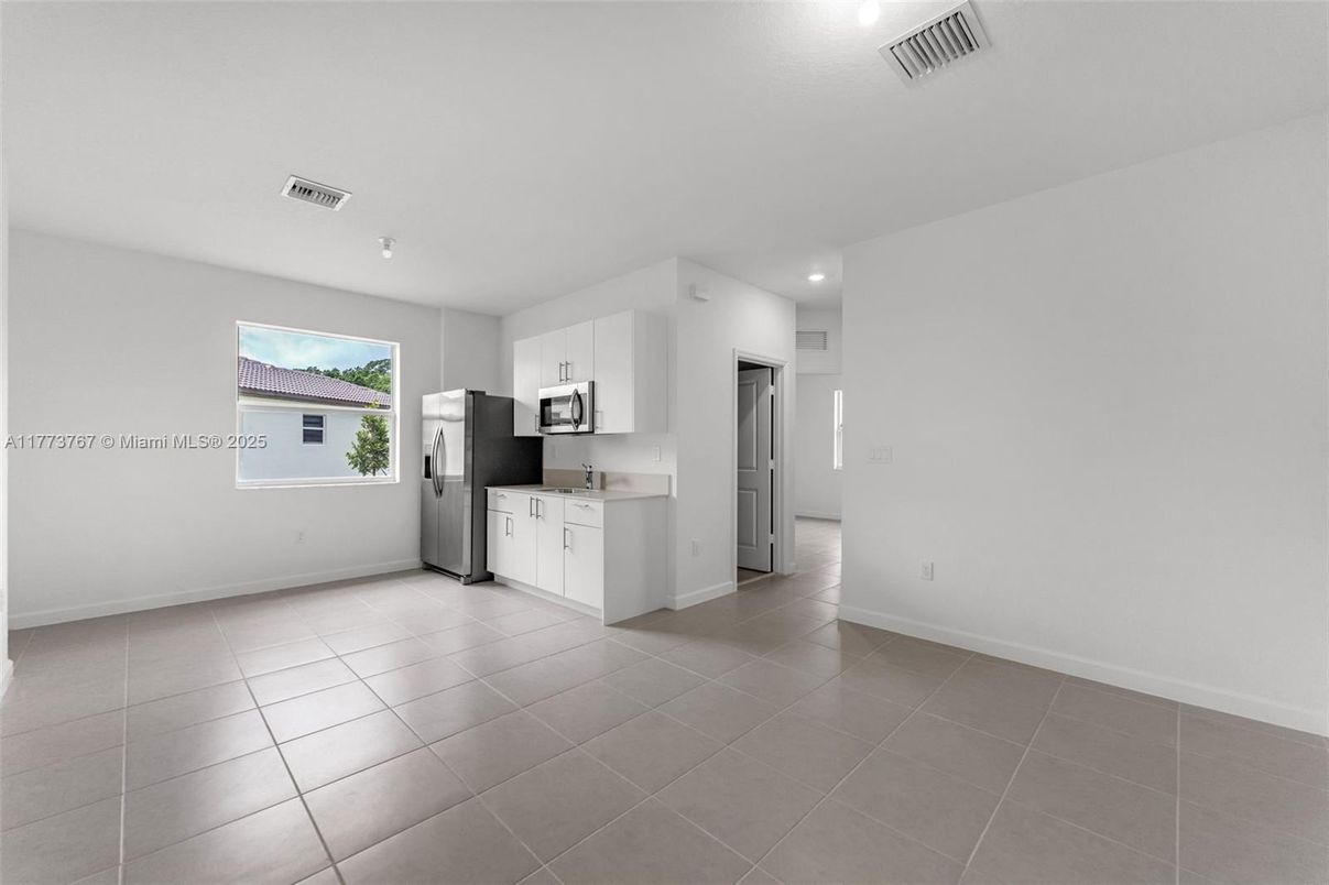 Empty room, Interior, Kitchen, Recessed Lighting