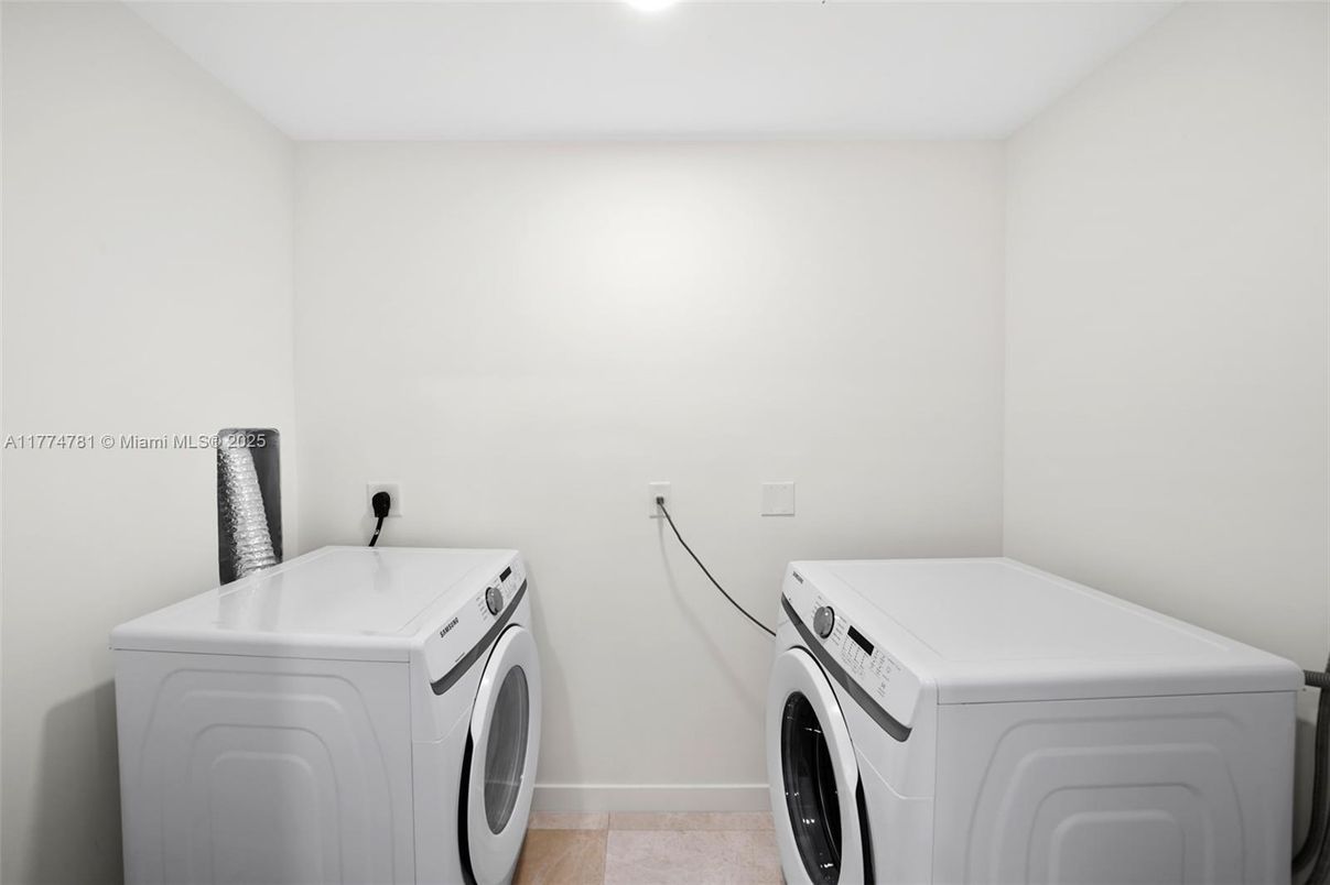 Interior, Washer