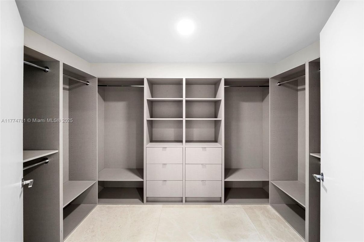 Interior, Recessed Lighting, Walk-in Closets