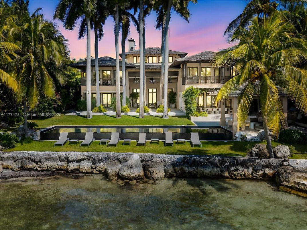 Exterior, Lake