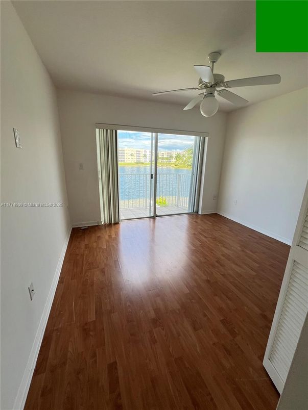 Empty room, Interior, Water, Wood Texture Flooring