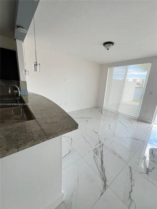 Empty room, Interior, Marble