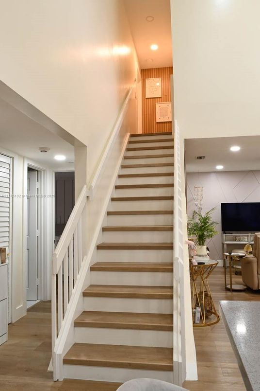 Interior, Recessed Lighting, Wood Texture Flooring