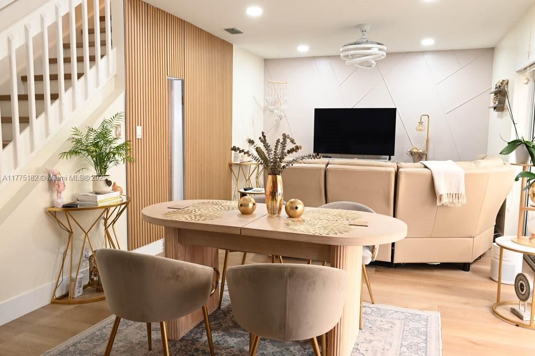 Interior, Living room, Recessed Lighting, Wood Texture Flooring