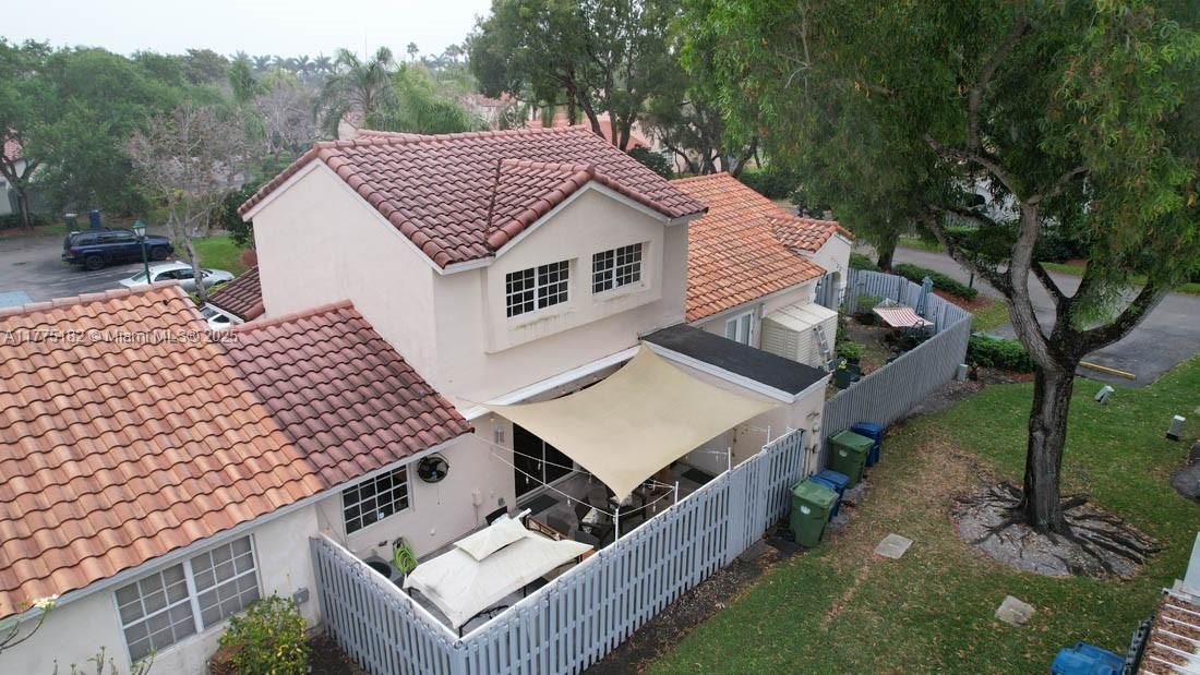 Exterior, Drone
