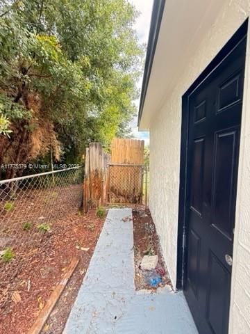 Backyard, Exterior