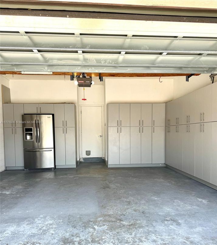 Garage, Interior