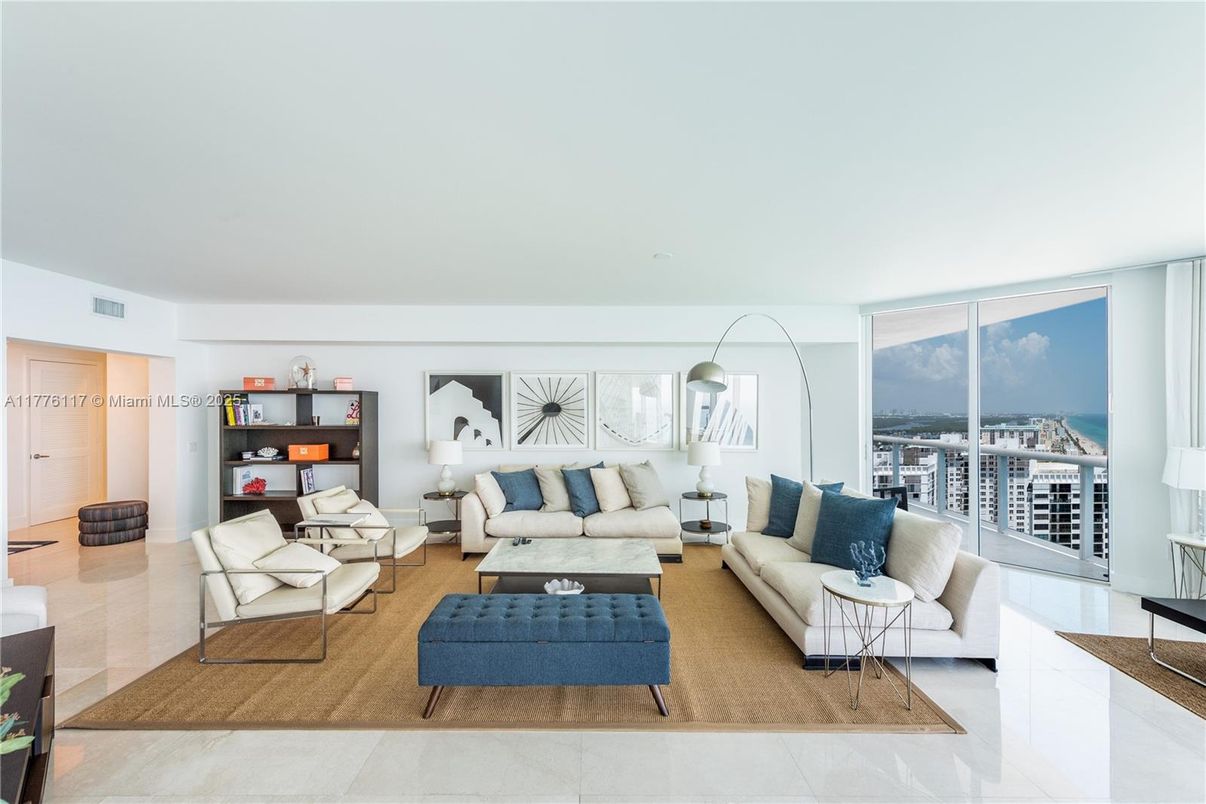 Interior, Living room, Water