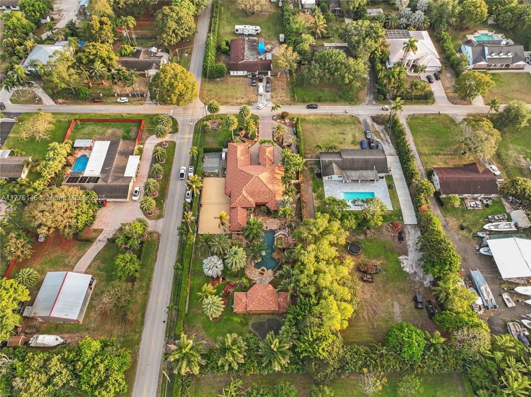 Exterior, Drone