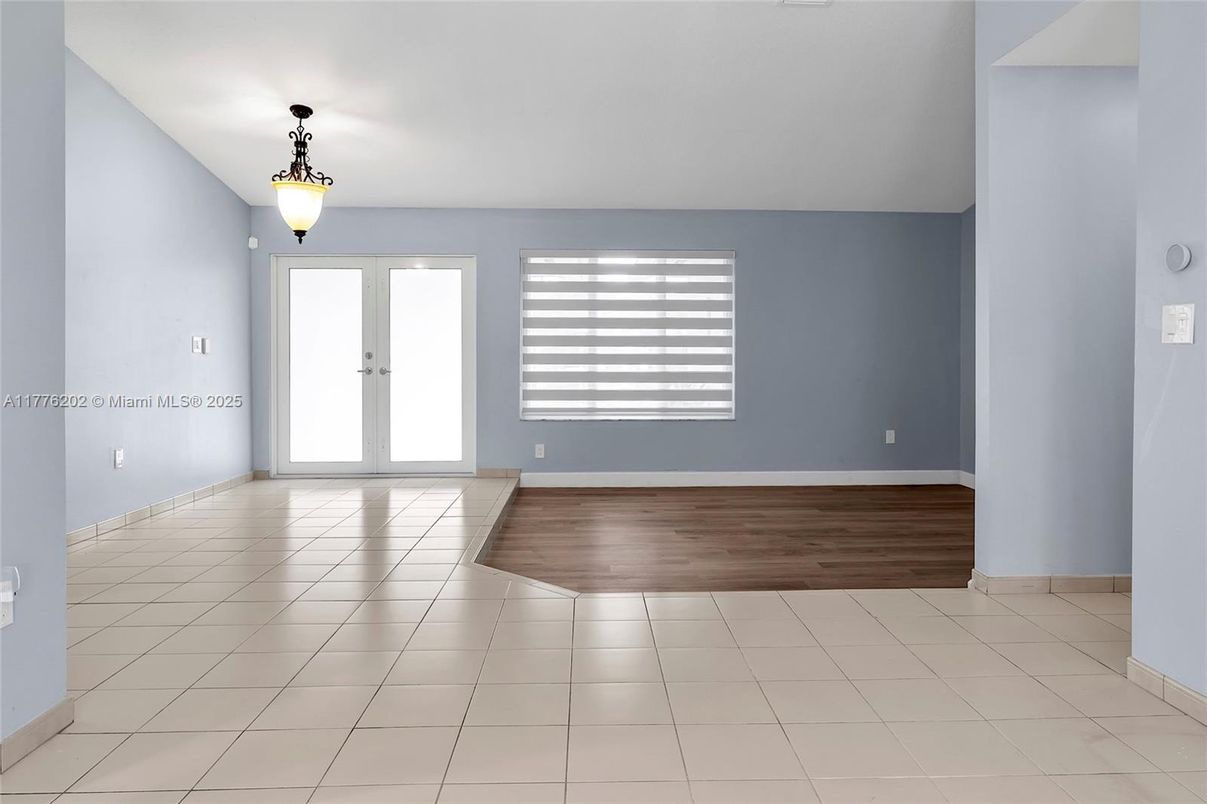 Empty room, Interior, Pendant Lights, Wood Texture Flooring