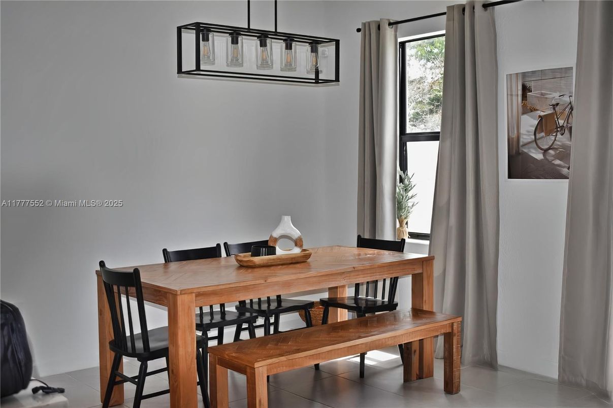 Dining room, Interior, Pendant Lights