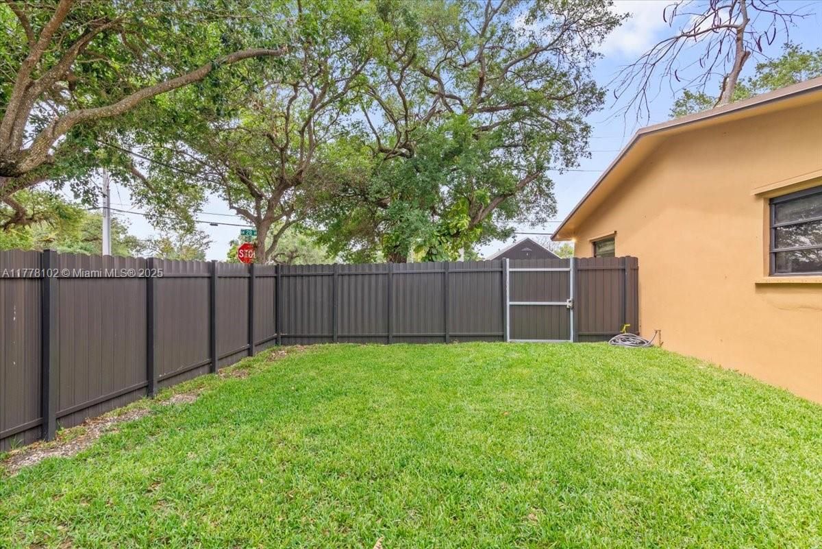 Backyard, Exterior