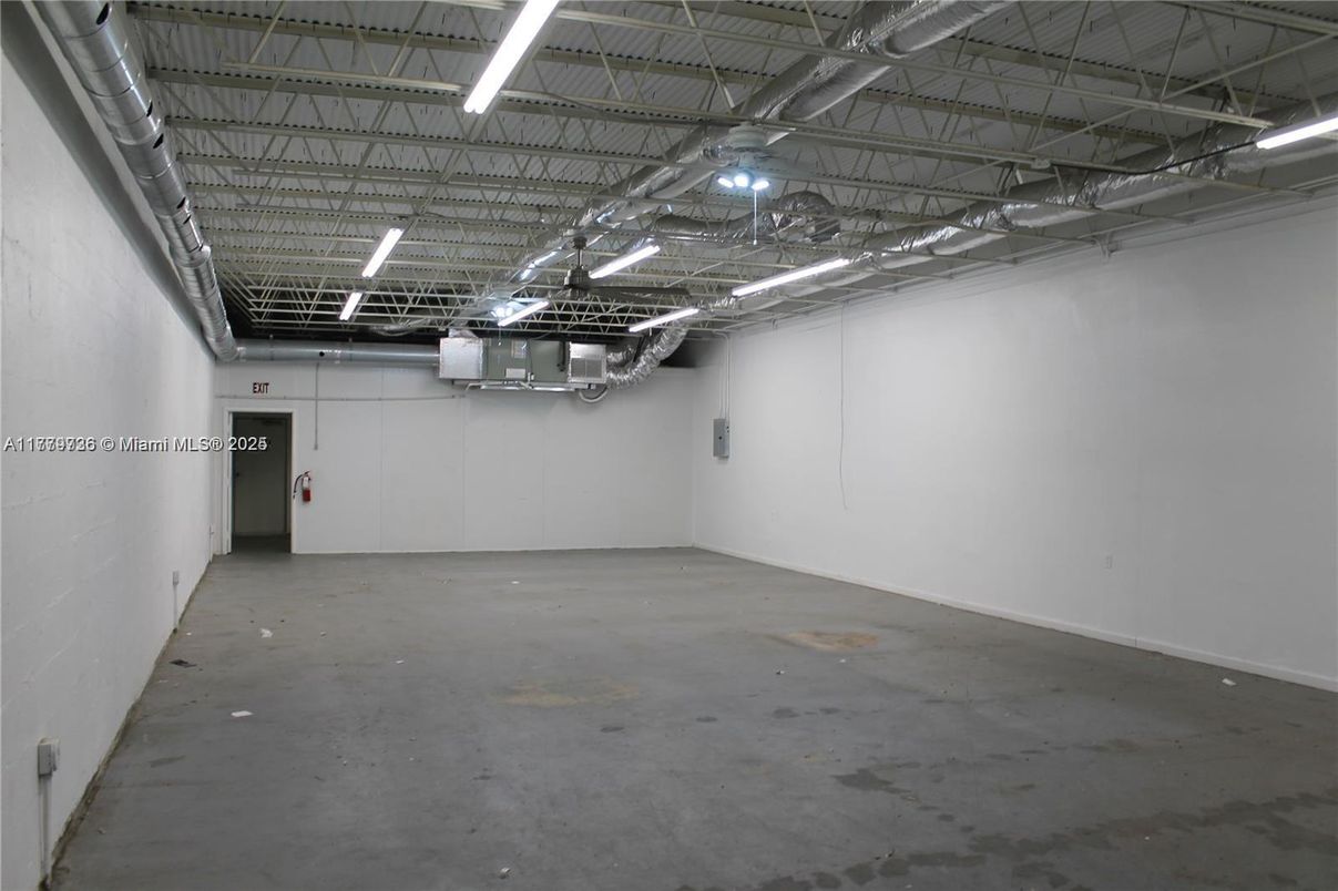 Garage, Interior
