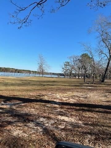 Exterior, Lake