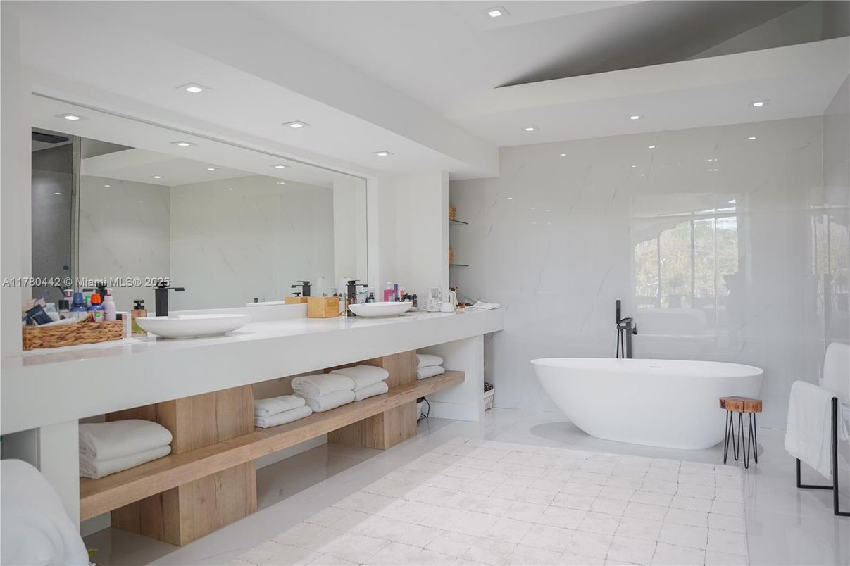 Bathroom, Dual Sink Vanities, Free Standing Baths, Interior, Marble, Recessed Lighting