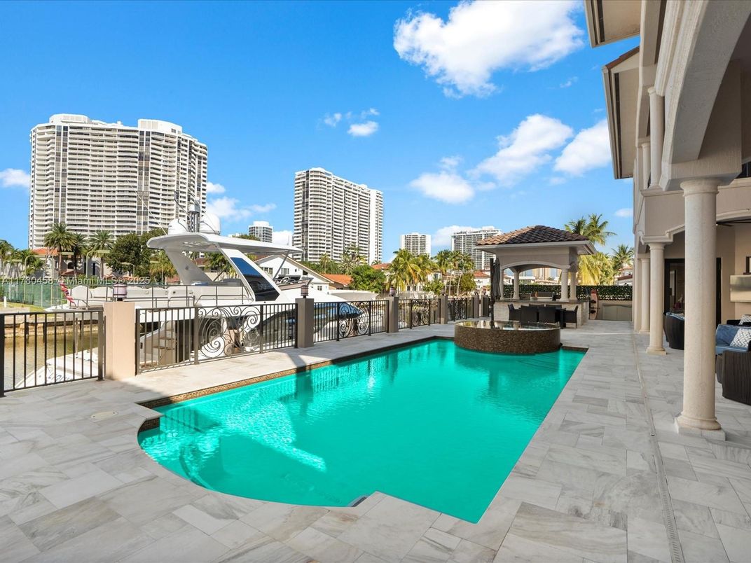 Exterior, Pool, Water