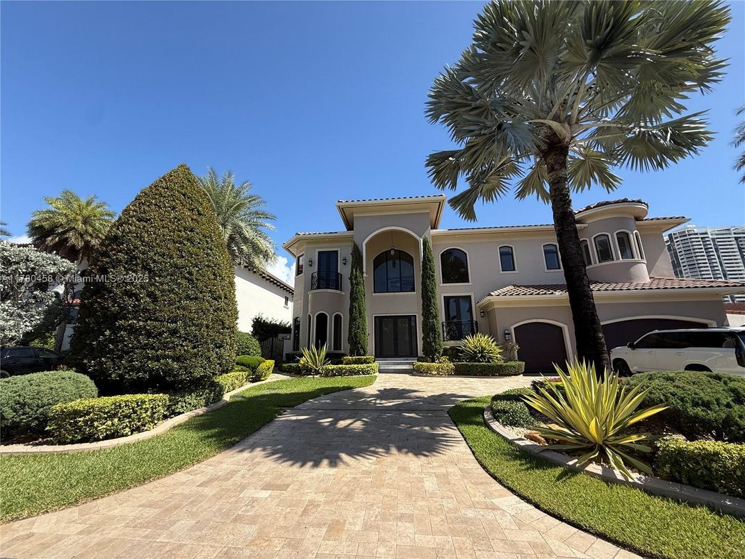 Backyard, Exterior, Facade, Mediterranean