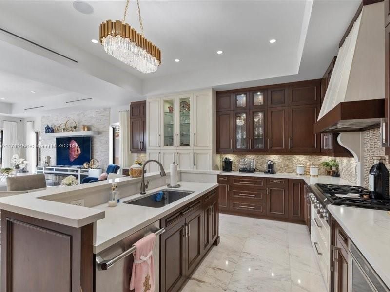 Chandelier, Interior, Kitchen, Marble, Recessed Lighting, Stainless Steel Appliances