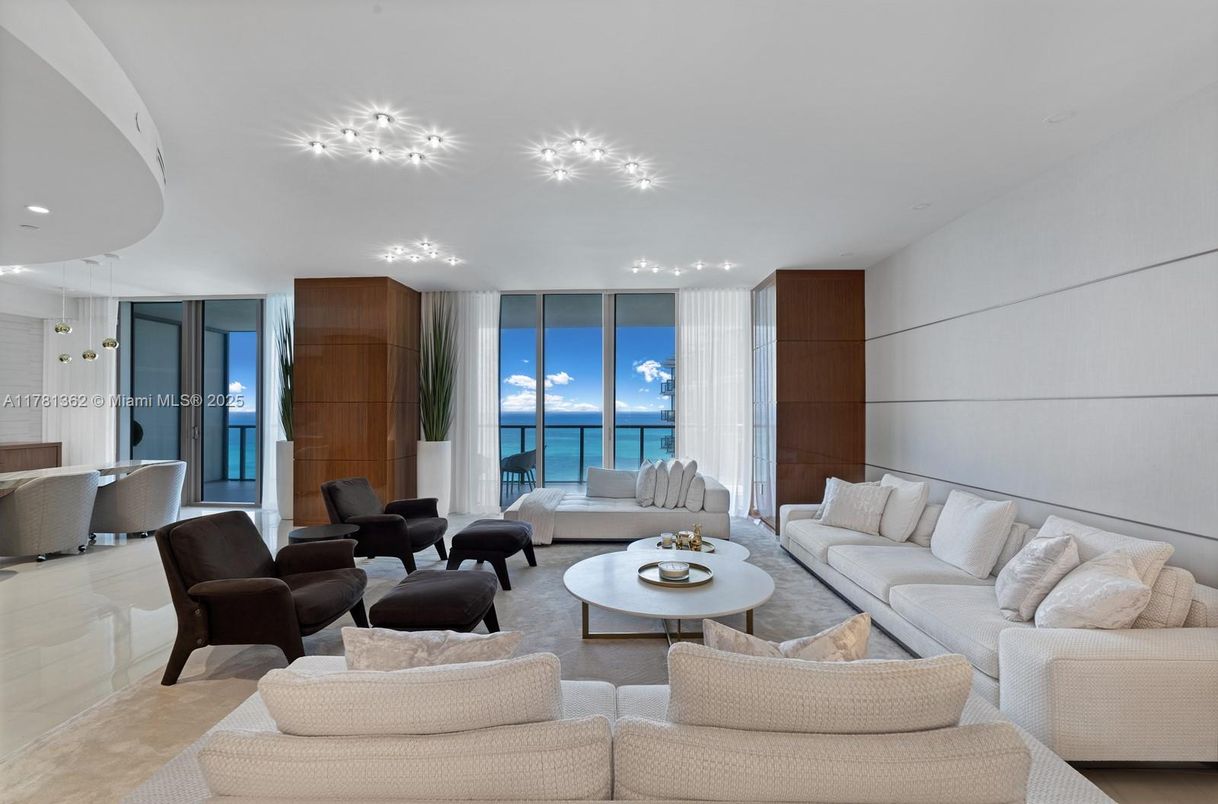 Interior, Living room, Recessed Lighting, Water