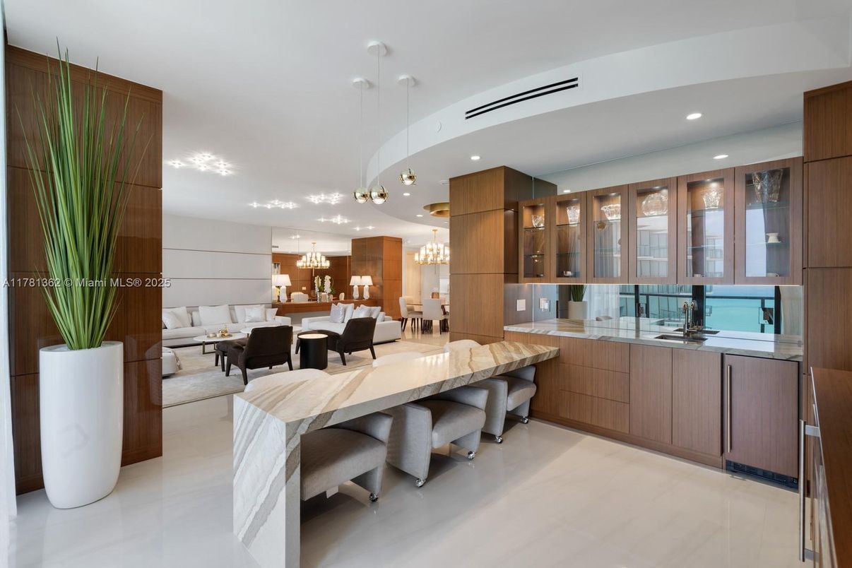 Dining room, Interior, Living room, Pendant Lights, Recessed Lighting