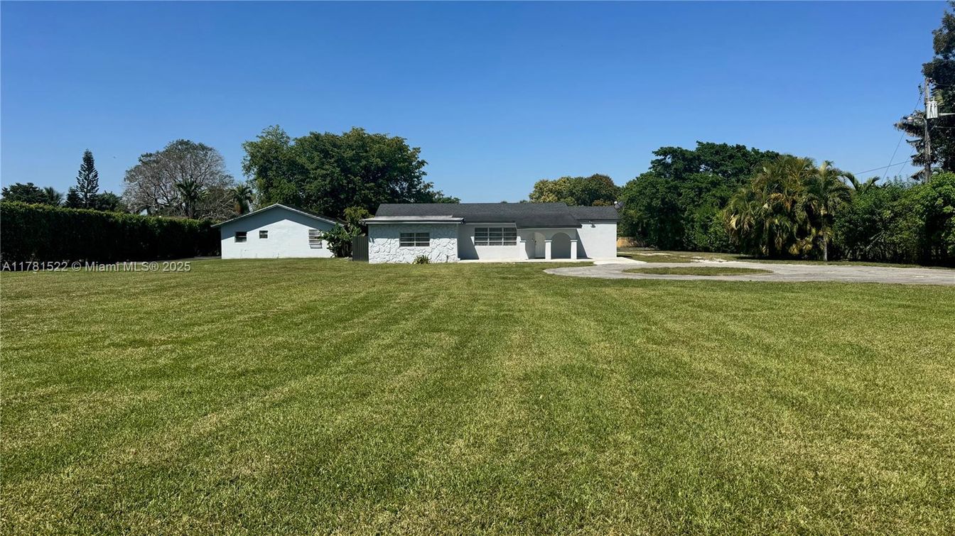 Backyard, Detached Garage, Exterior