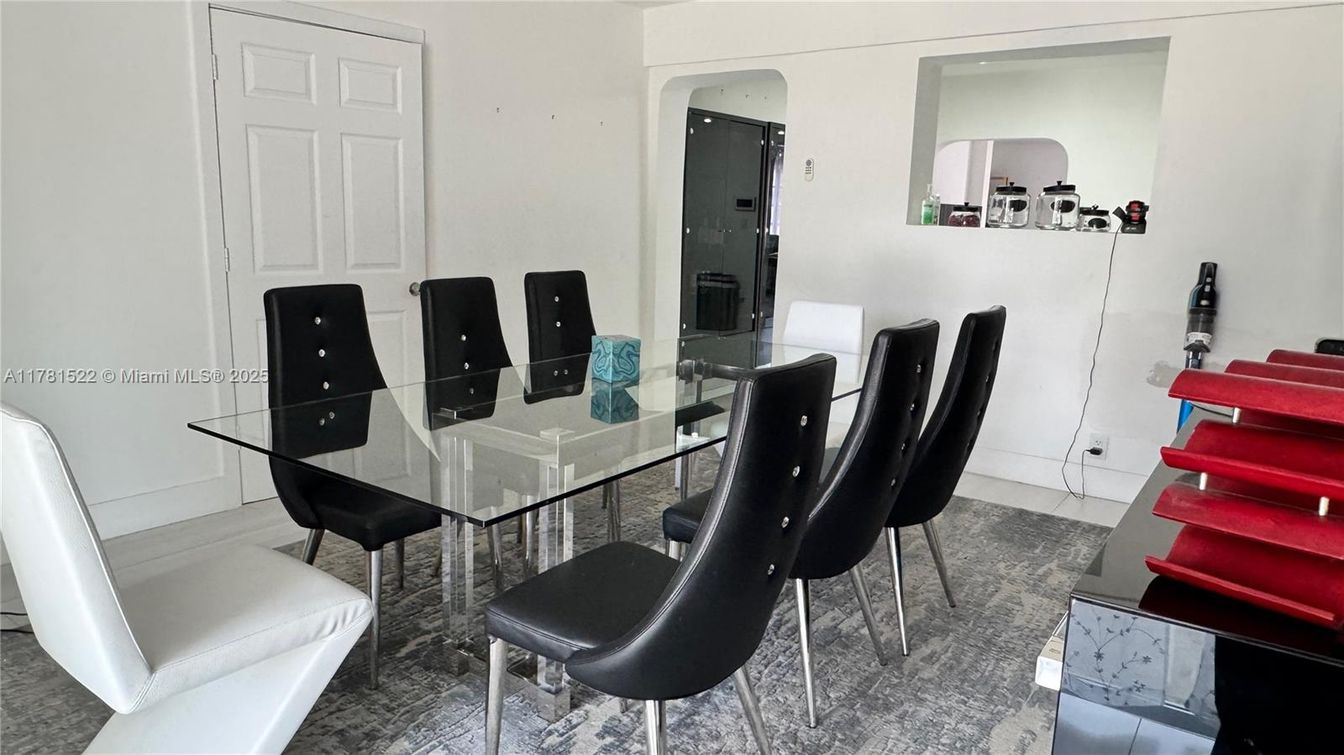 Dining room, Interior