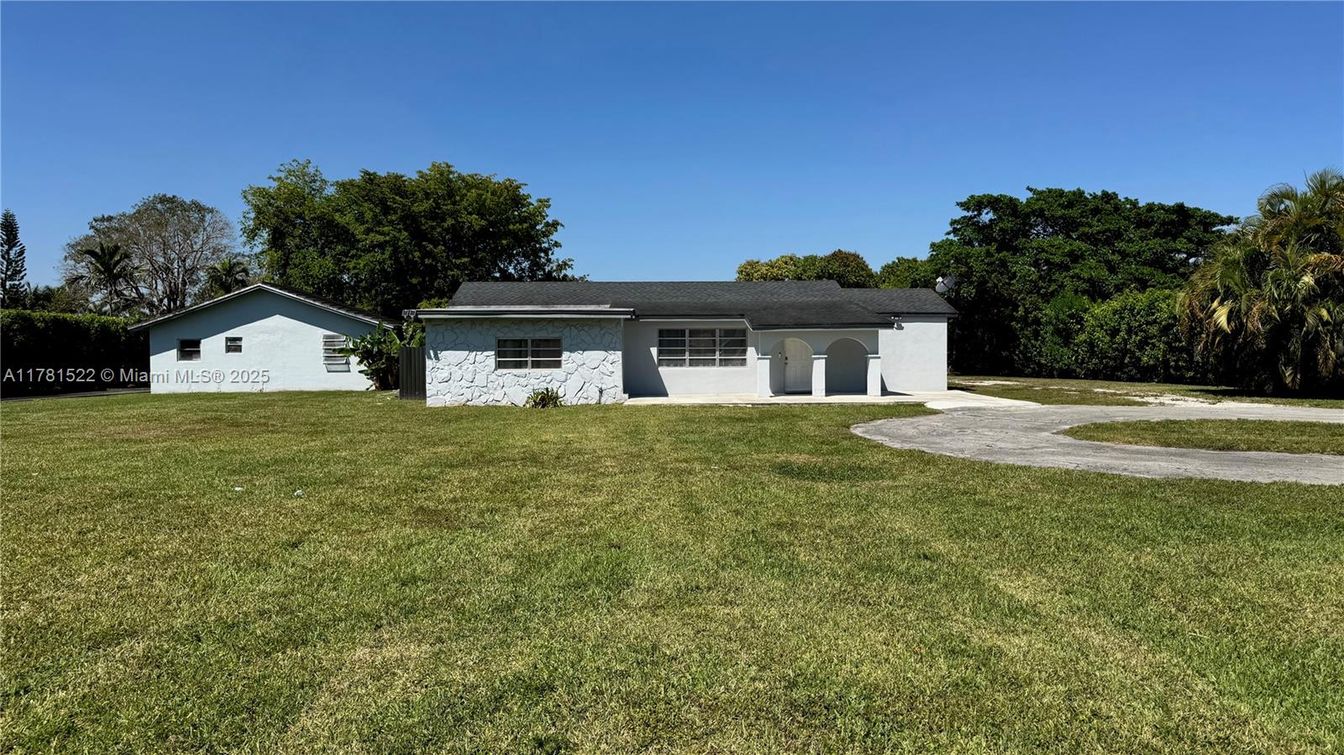 Backyard, Detached Garage, Exterior