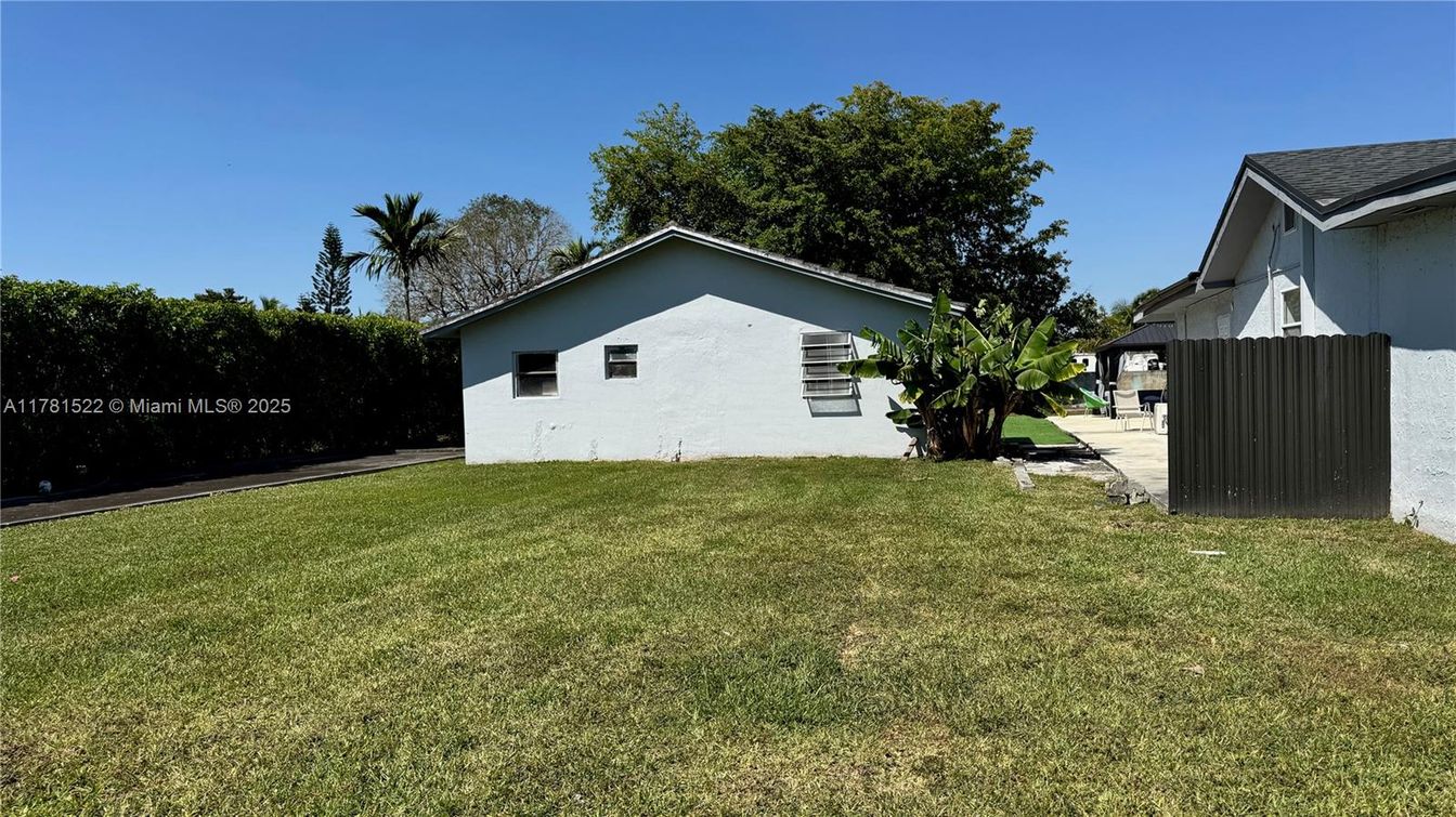 Backyard, Exterior