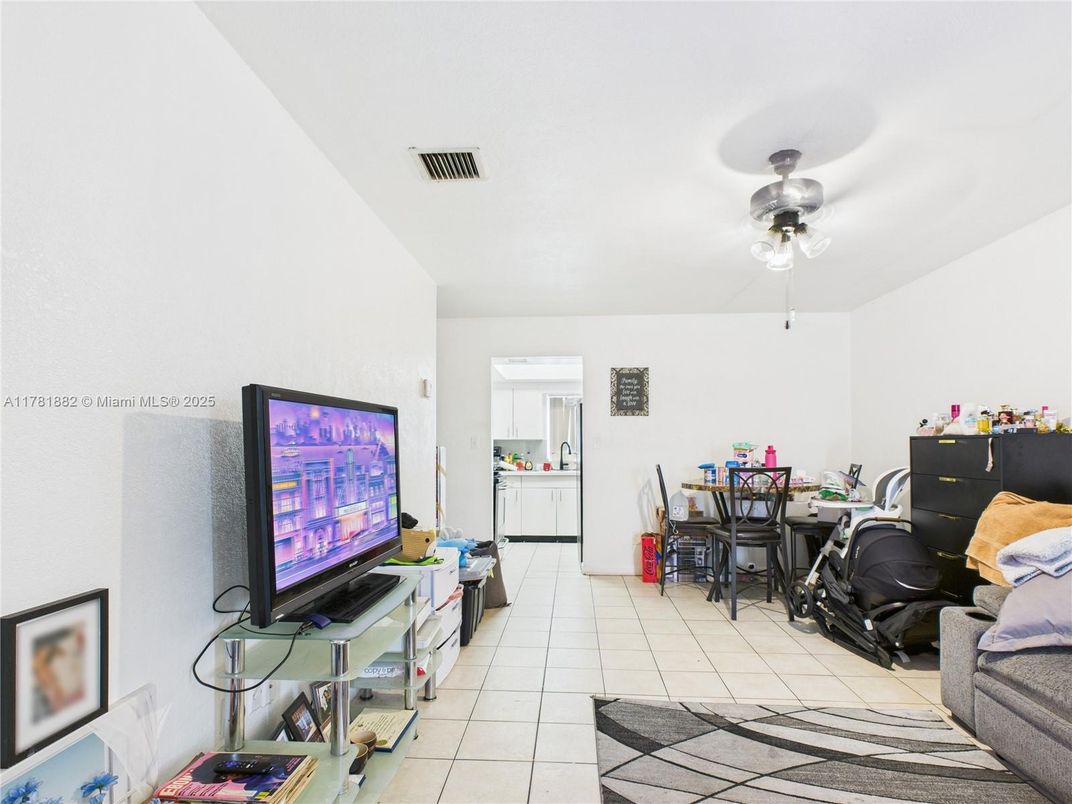 Dining room, Interior