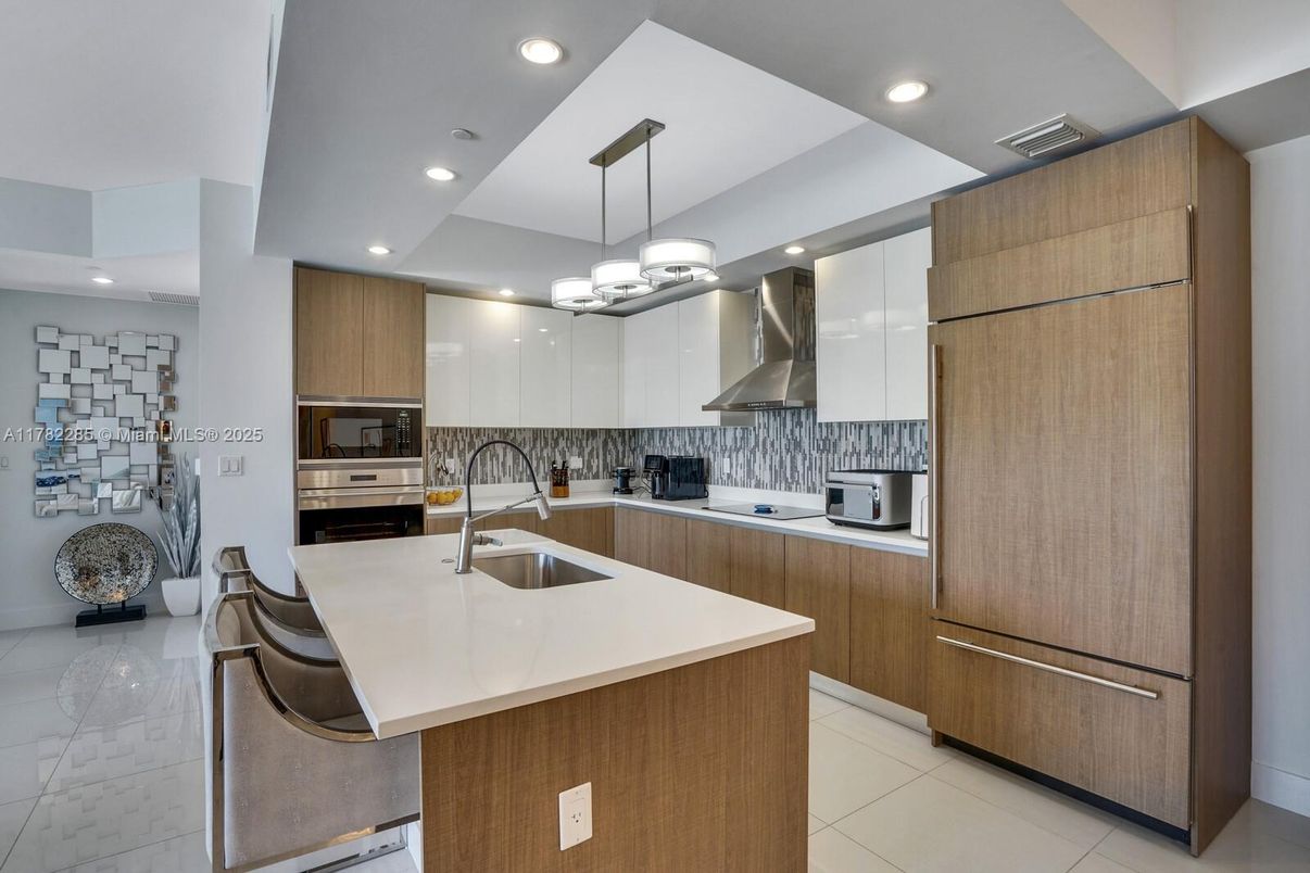 Interior, Kitchen, Pendant Lights, Recessed Lighting, Stainless Steel Appliances