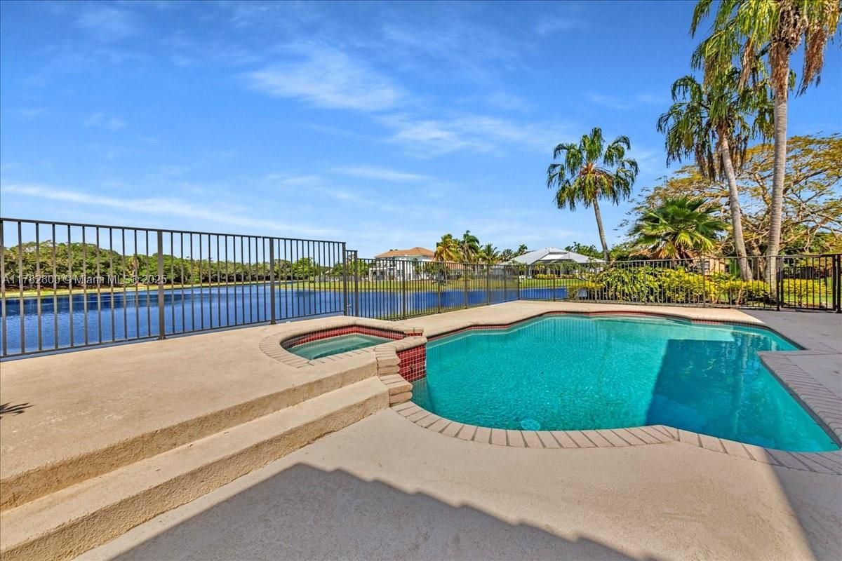 Exterior, Pool, Water