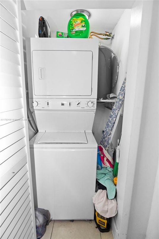 Interior, Utility Closets, Washer