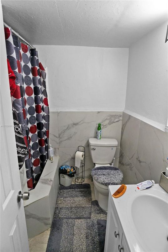 Bathroom, Interior, Marble Walls