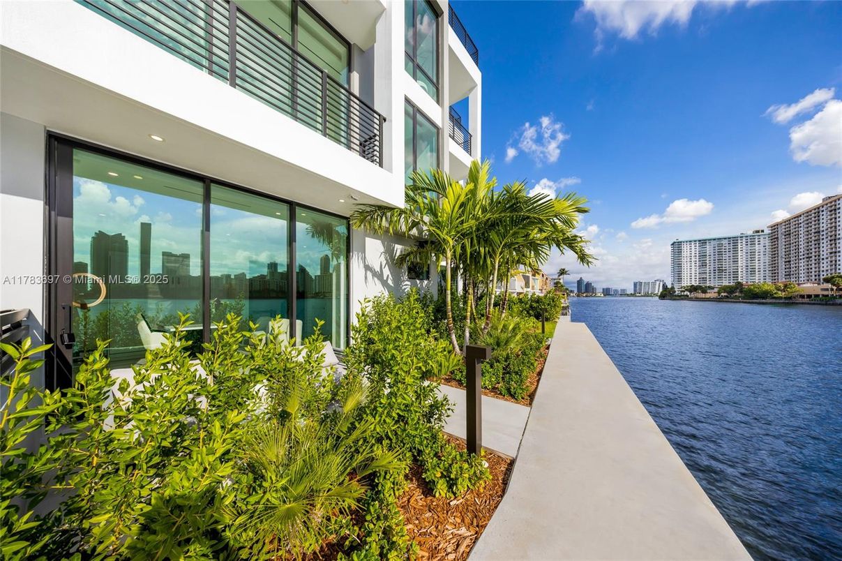 Exterior, Water
