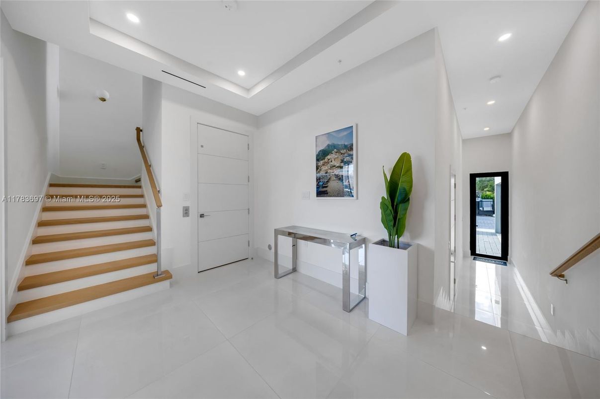 Interior, Recessed Lighting